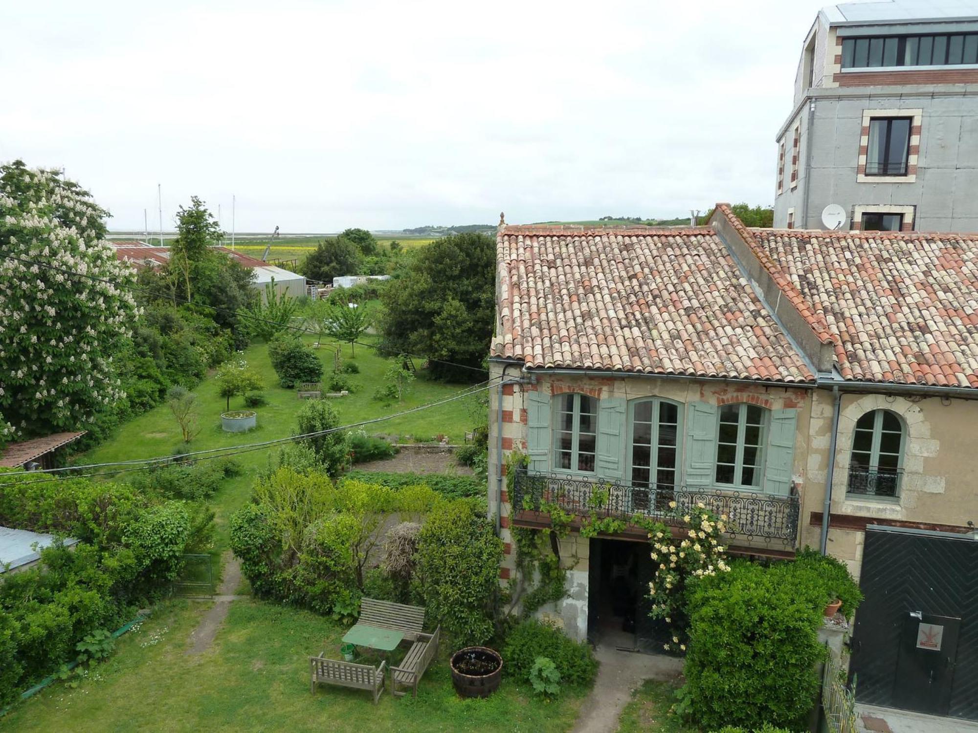 Le Domaine Du Meunier Hotel Mortagne-sur-Gironde Room photo